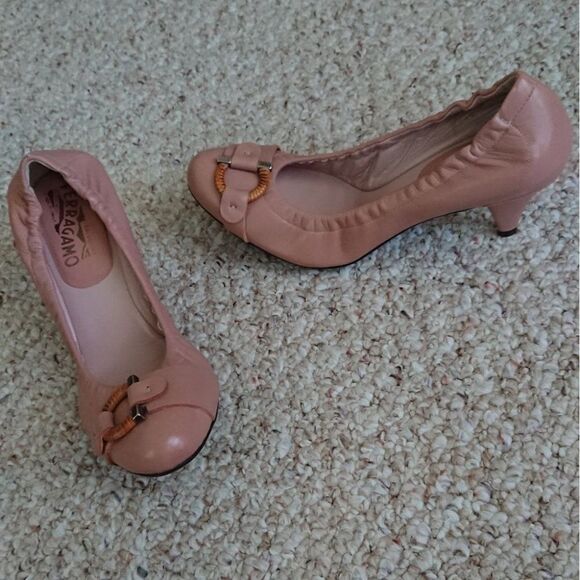 Blush Pink Salvatore Ferragamo Leather Kitten Heel size 6.5 - Picture 2 of 9